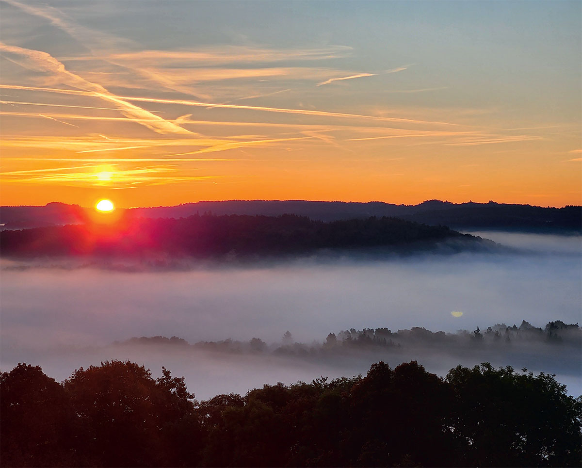 Couché de soleil vu de Saint-Georges-Nigremont